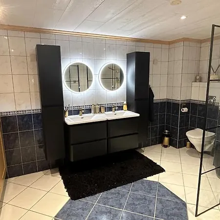 Modern Hjem Pa Tjensvoll Daire *